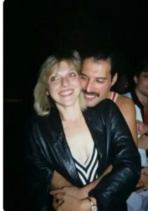 Freddie Mercury said to Mary Austin in his will: “If things had been different you would have been my wife, and this would have been yours anyway.” (1984)