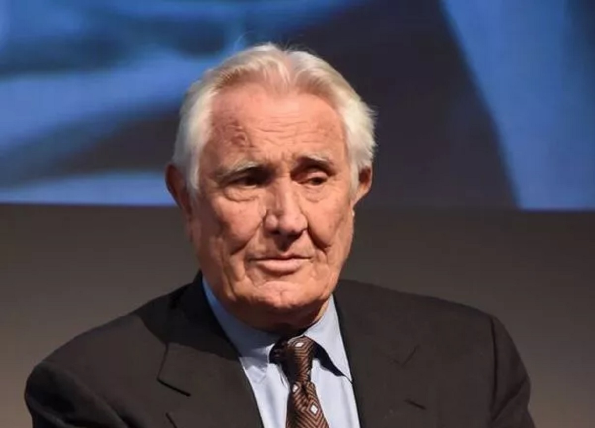 Breaking News: George Lazenby 84, legend popularly knows as James Bond, who played 007 in On Her Majesty's Secret Service faced cruel taunts and told "They operated on my. I 'wouldn’t live' with just 'half a kidney'