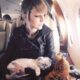 Taylor Swift Criticized for frequently kissing and romancing cats… Taylor Swift responded… See more